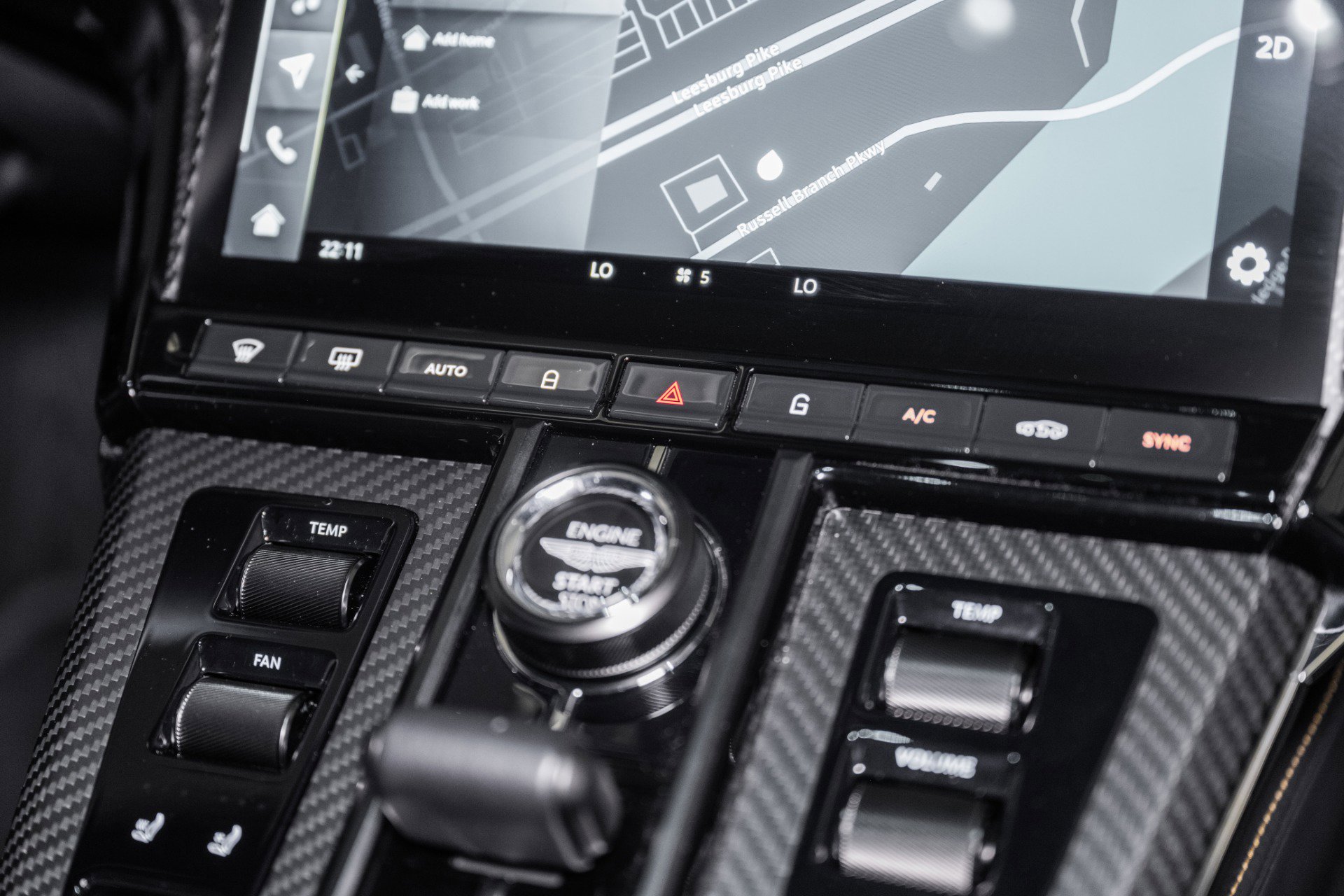 Used 2025 Aston Martin V8 Vantage Coupe image 24