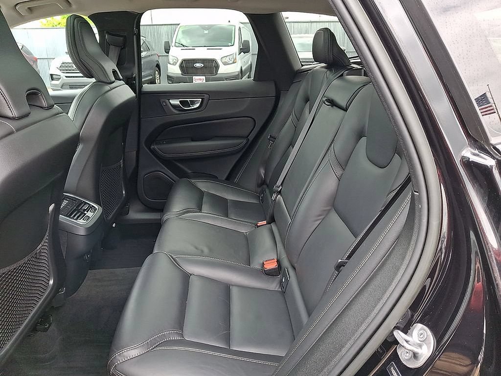 Used 2023 Volvo XC60 B6 Ultimate w/ Protection Package Premier AWD/4WD image 10