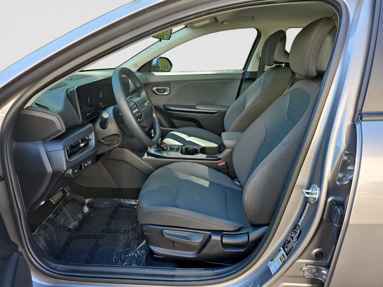 Used 2025 Kia K4 FWD image 16