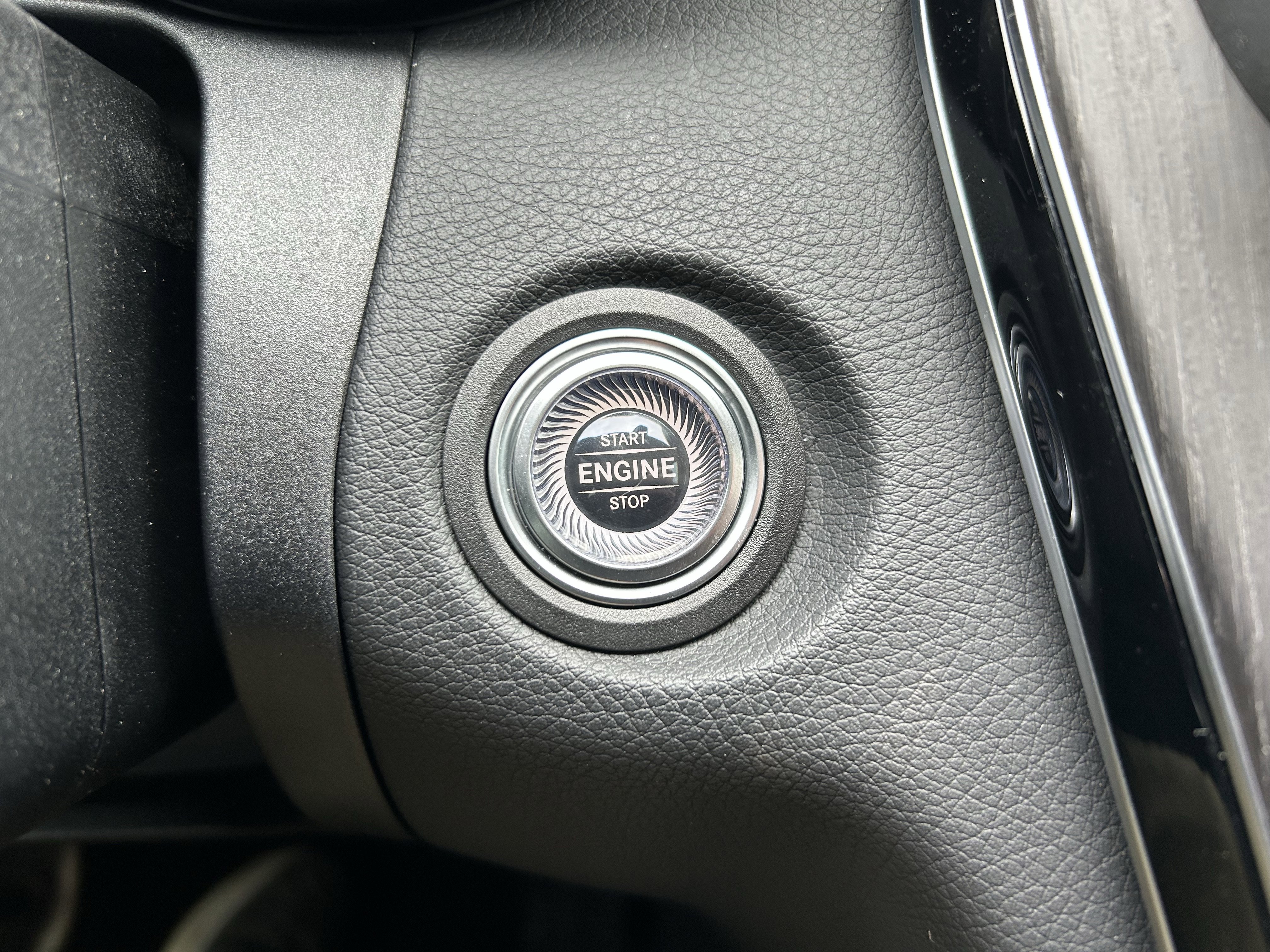 Used 2020 Mercedes-Benz C 300 4MATIC Sedan image 16