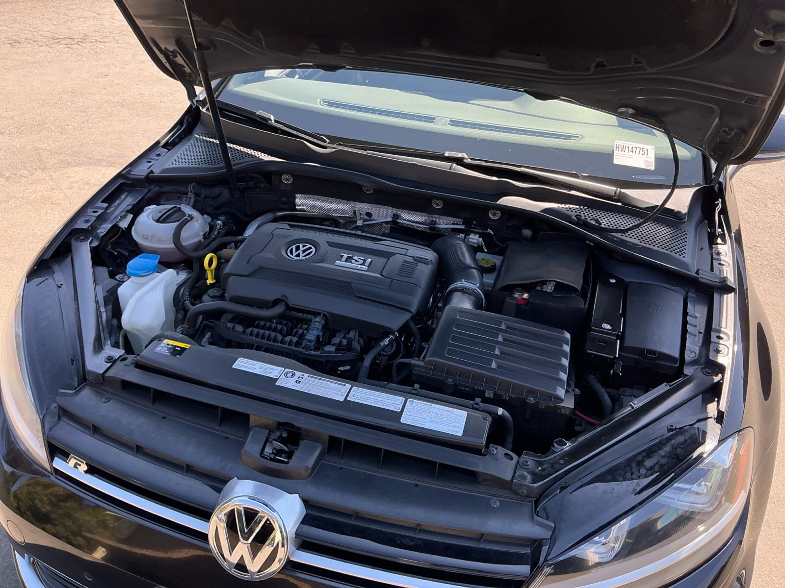 Used 2017 Volkswagen Golf R 4-Door image 23