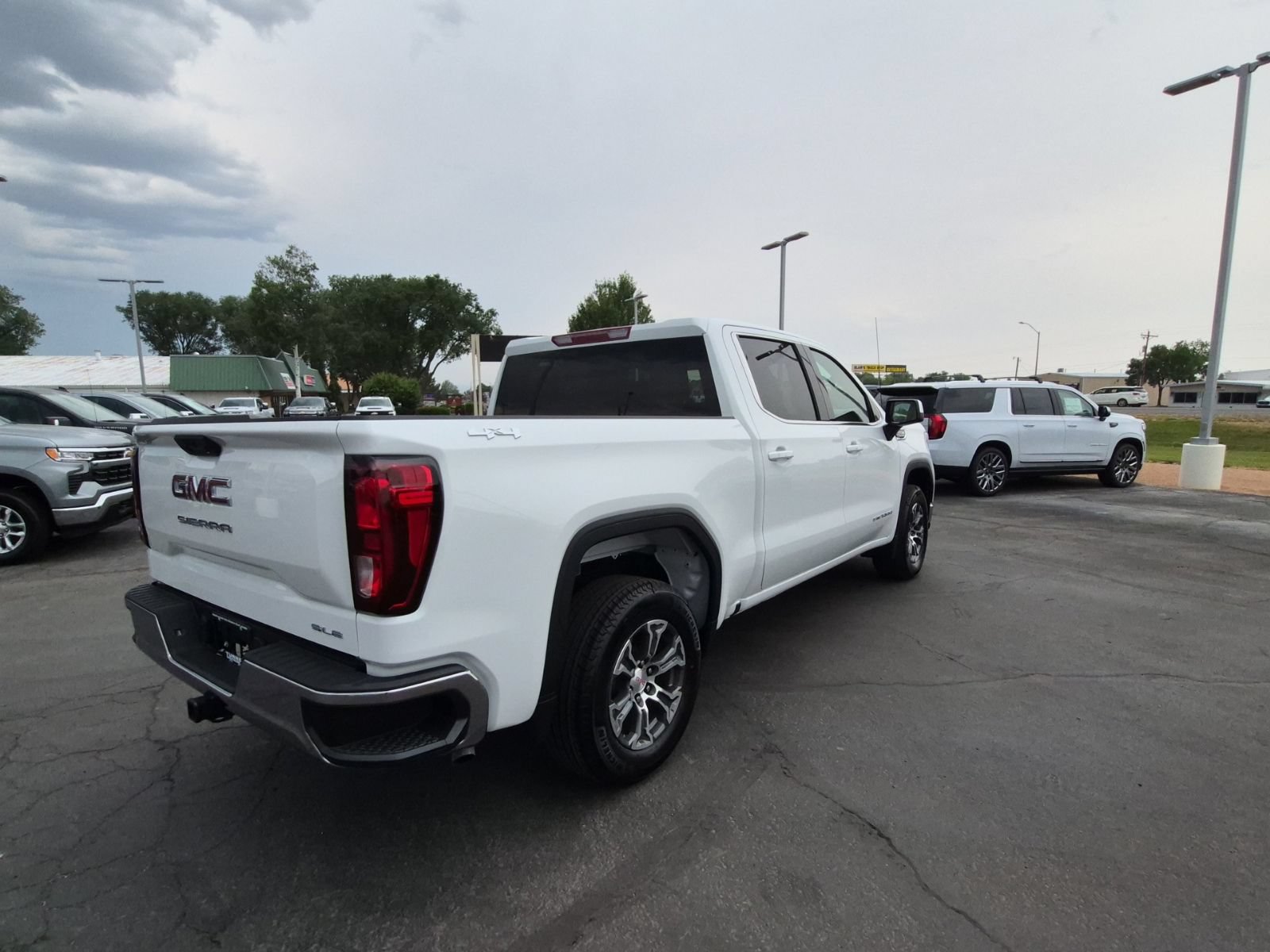 New 2026 GMC Sierra 1500 SLE AWD/4WD image 3