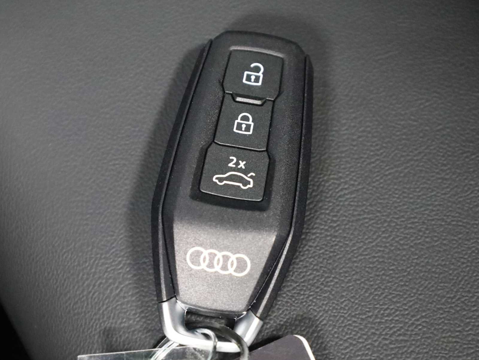 Certified 2025 Audi Q5 Premium AWD/4WD image 41