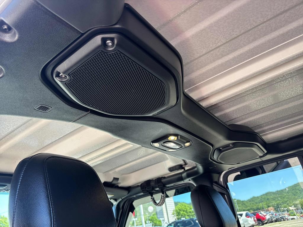 Used 2020 Jeep Gladiator Overland AWD/4WD image 23