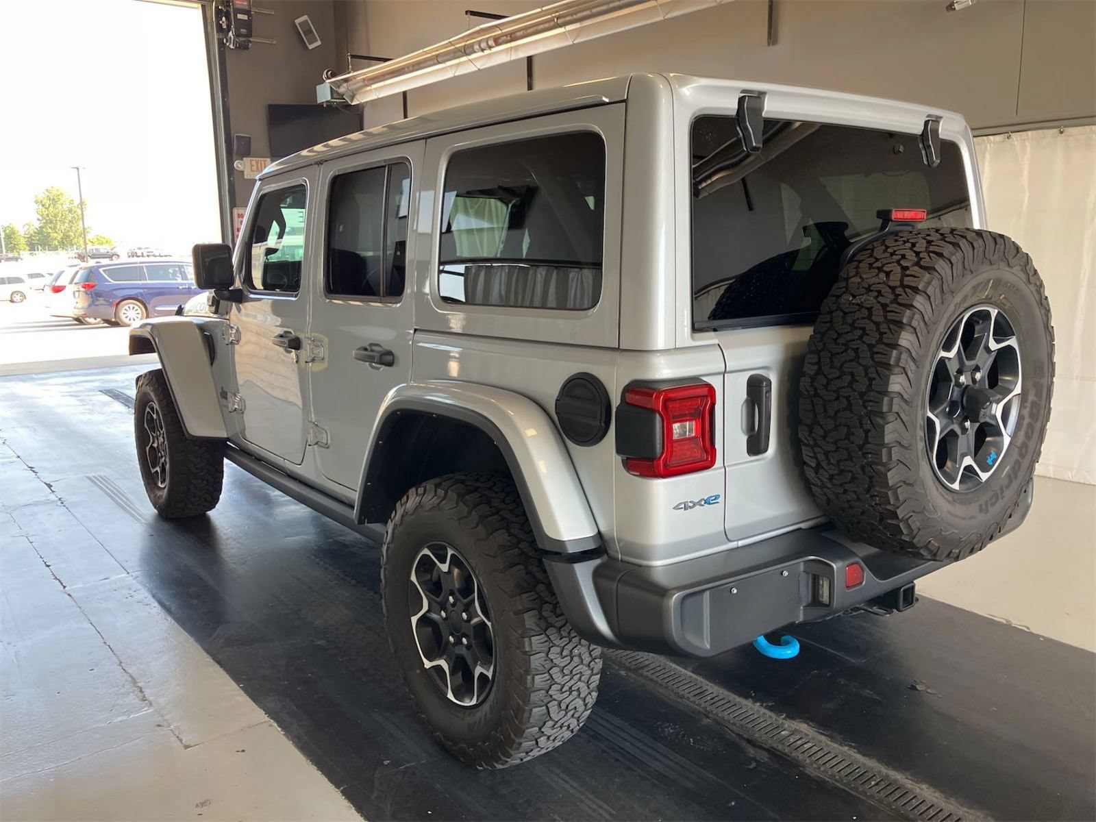 Used 2023 Jeep Wrangler Unlimited Rubicon 4xe w/ Cold Weather Group AWD/4WD image 4