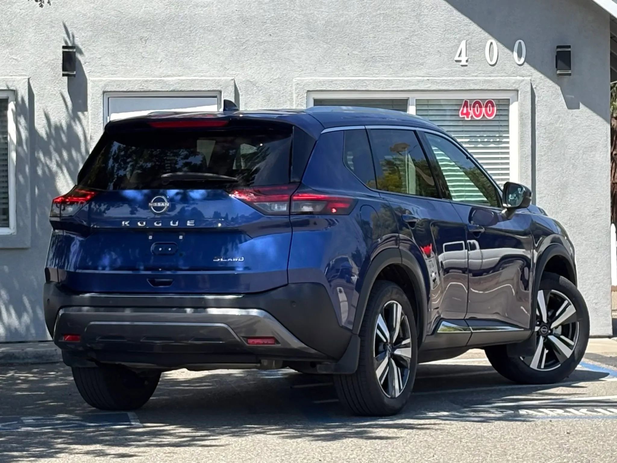 Used 2023 Nissan Rogue SL AWD/4WD image 5