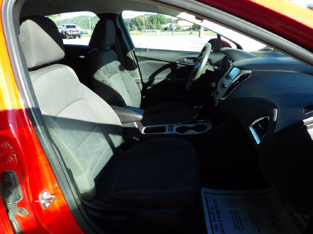 Used 2018 Chevrolet Cruze LS FWD image 13