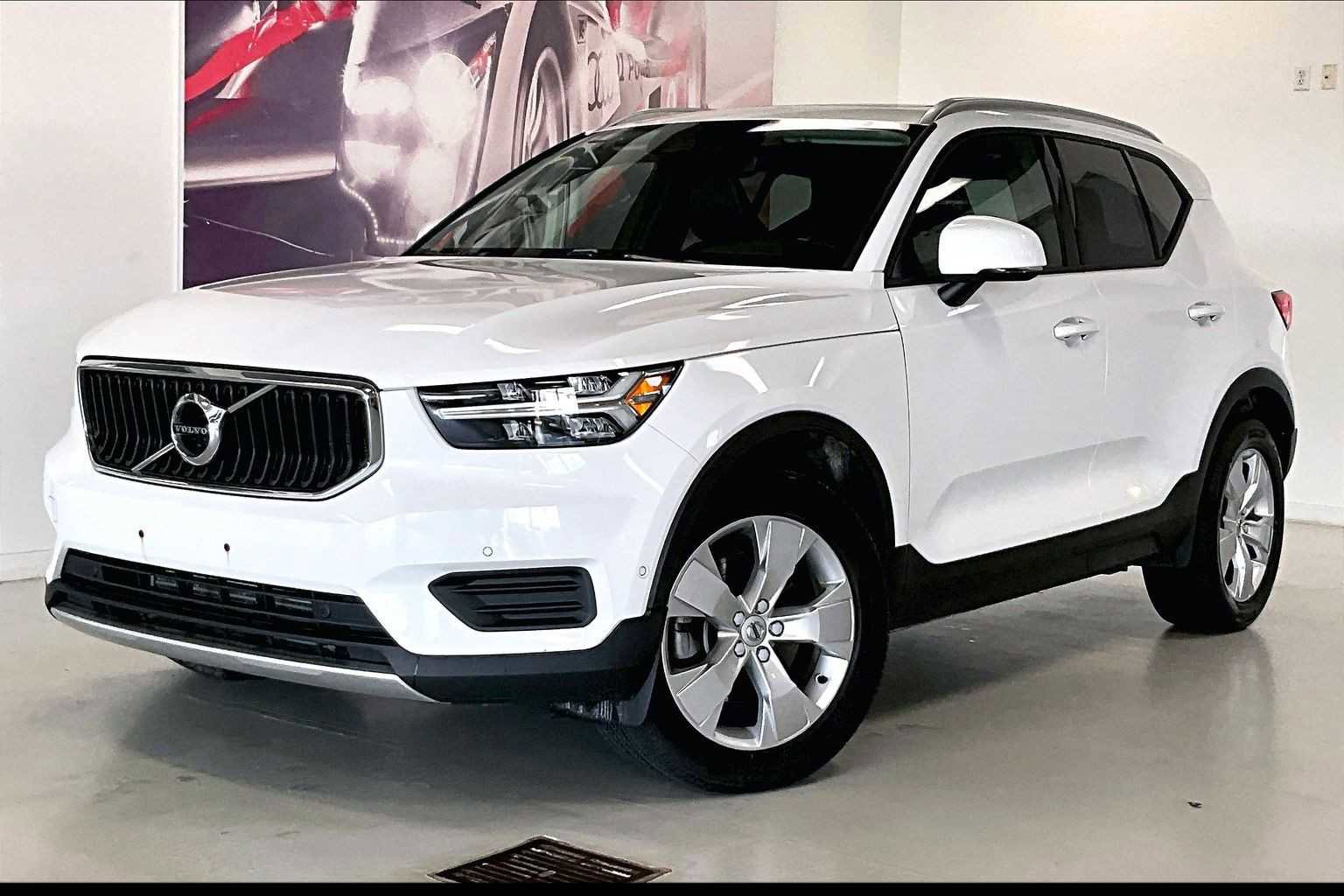 Used 2019 Volvo XC40 T5 Momentum