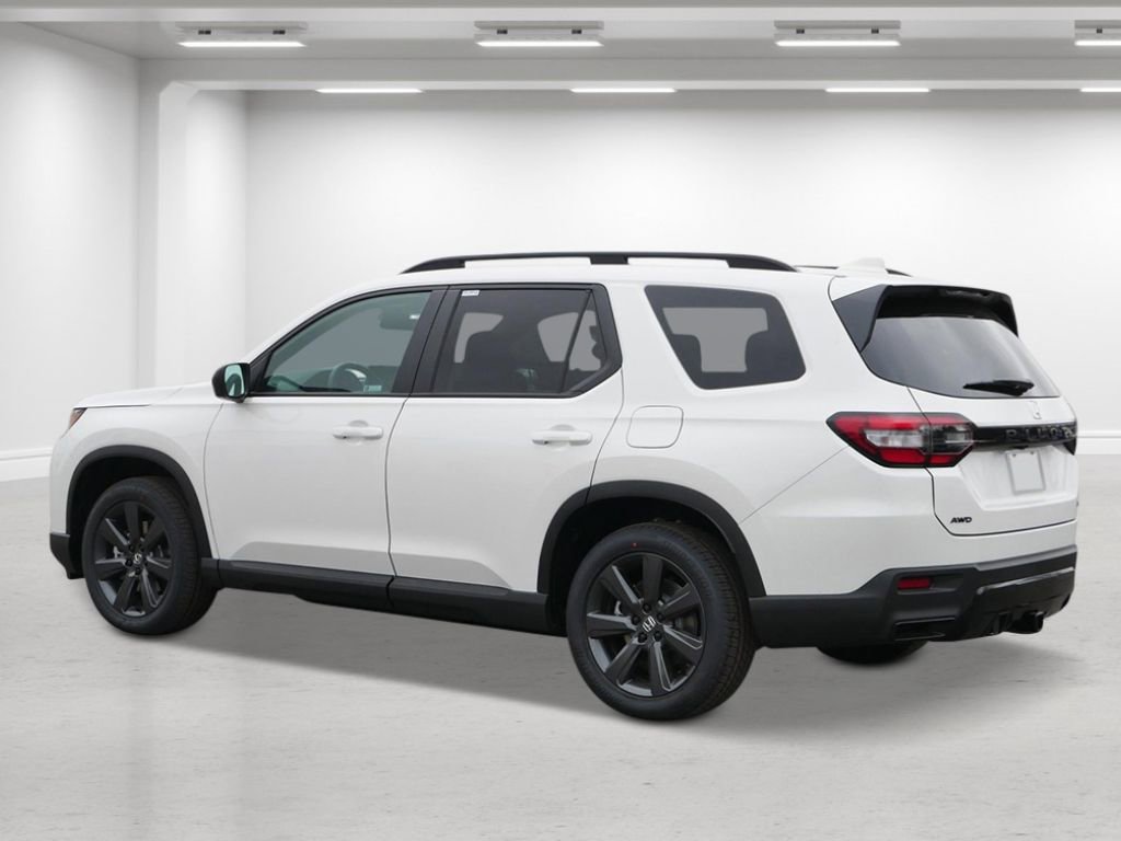 New 2026 Honda Pilot Sport image 3
