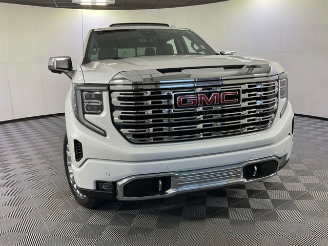 Used 2023 GMC Sierra 1500 Denali w/ Technology Package AWD/4WD image 10