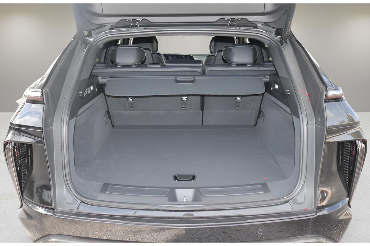 New 2026 Cadillac Lyriq V w/ Exterior Carbon Fiber Package image 16