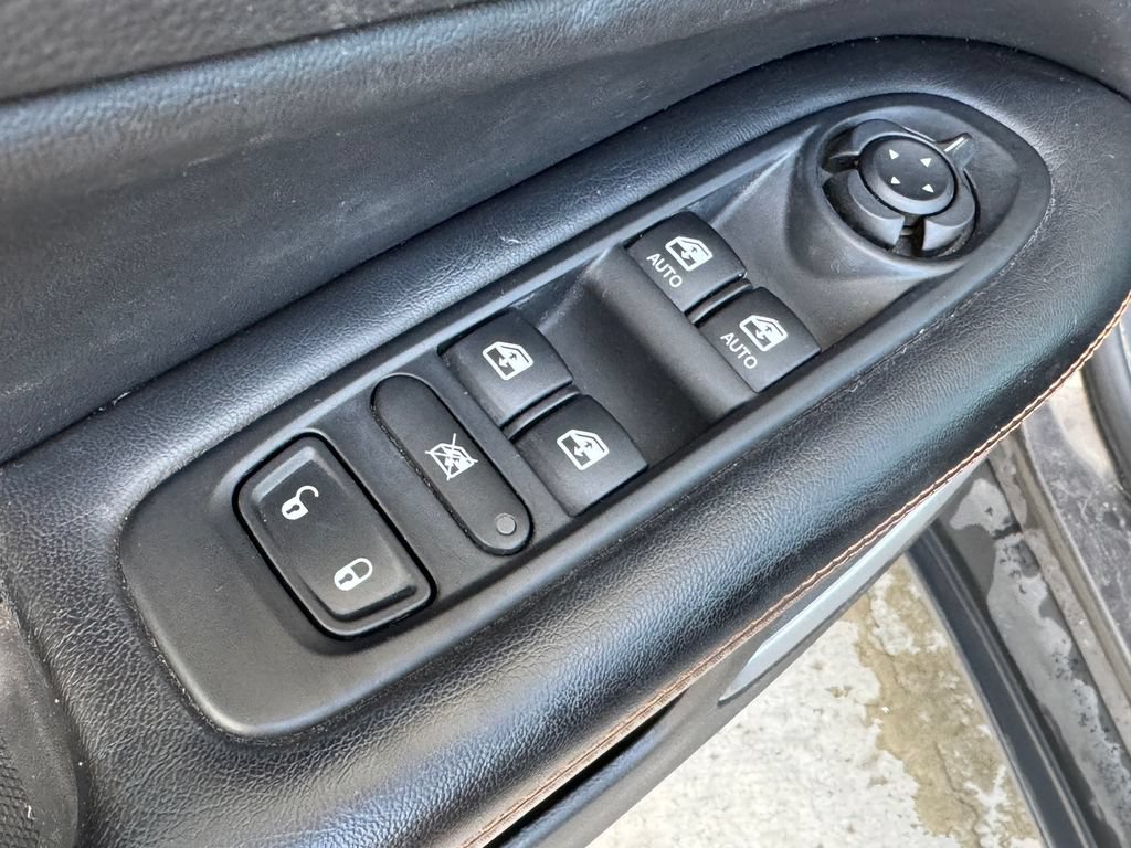Used 2018 Jeep Compass Limited w/ Navigation Group FWD image 18