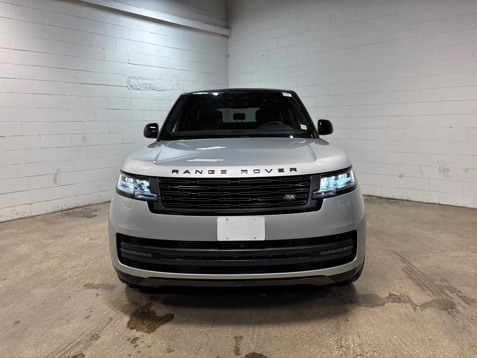 Used 2024 Land Rover Range Rover SE AWD/4WD image 3