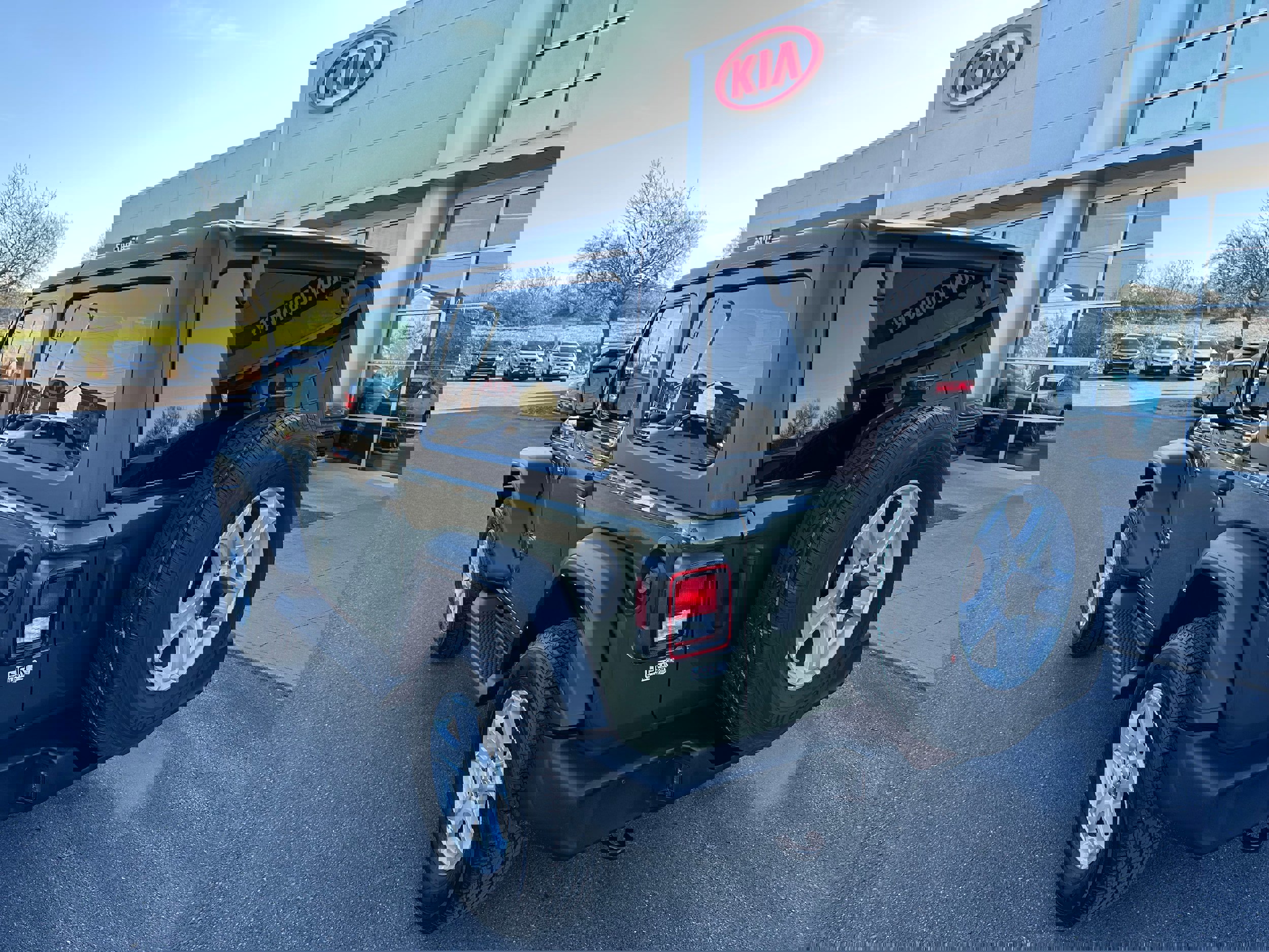 Used 2021 Jeep Wrangler Sport image 7