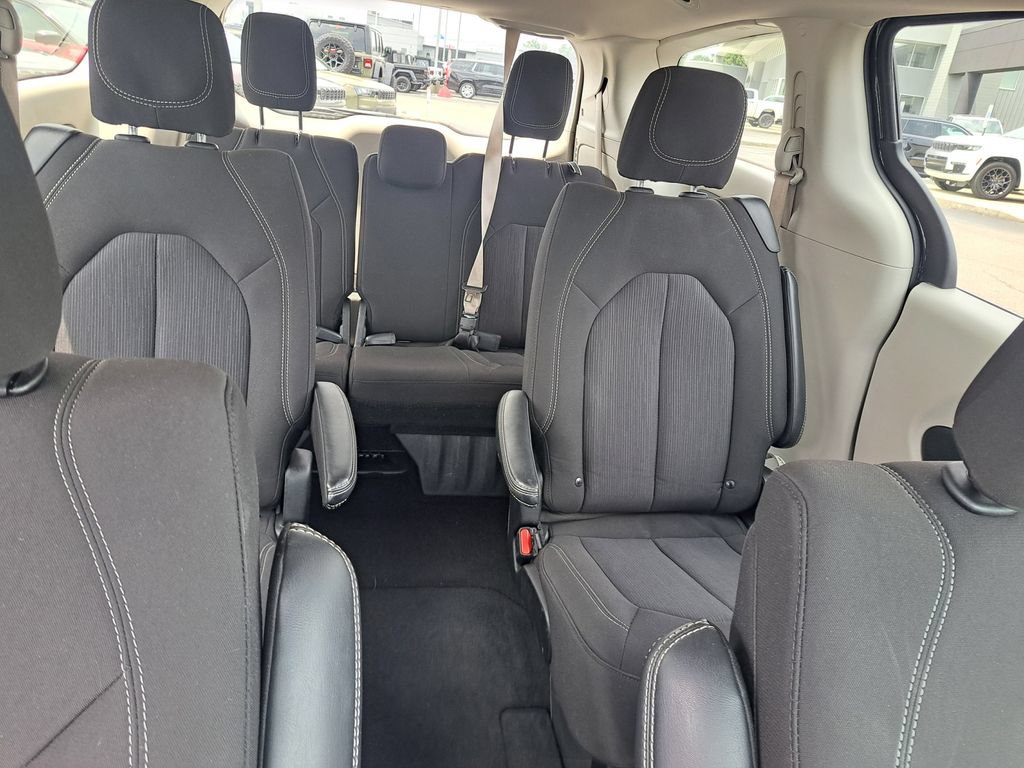 Certified 2023 Chrysler Voyager LX FWD image 36