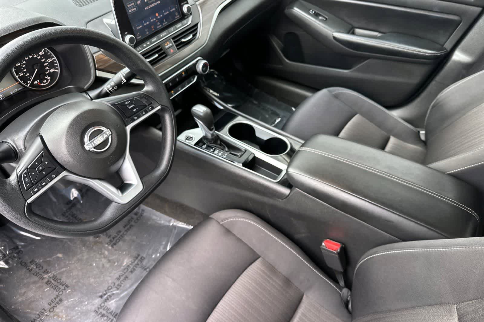 Used 2024 Nissan Altima 2.5 SV FWD image 11
