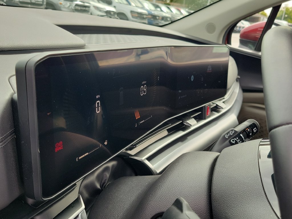 Used 2026 Kia Carnival FWD image 23