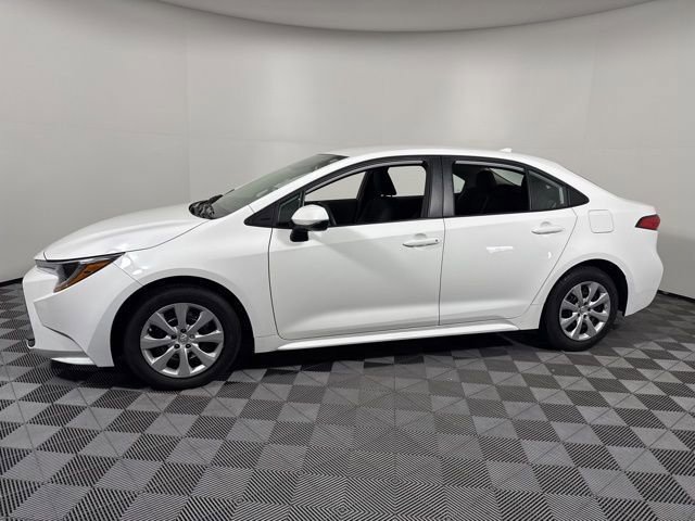 Used 2024 Toyota Corolla LE FWD image 3