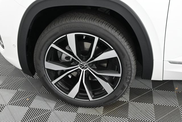 New 2026 Volkswagen Atlas Cross Sport SEL Premium R-Line image 31