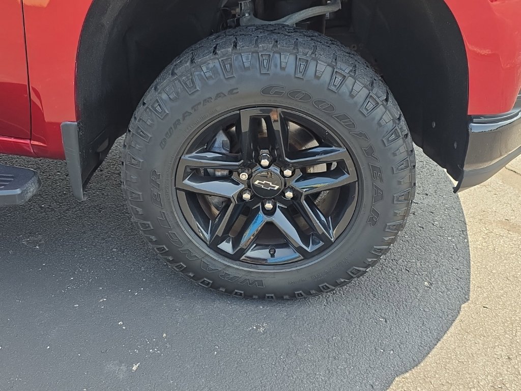 Used 2021 Chevrolet Silverado 1500 Custom Trail Boss AWD/4WD image 17