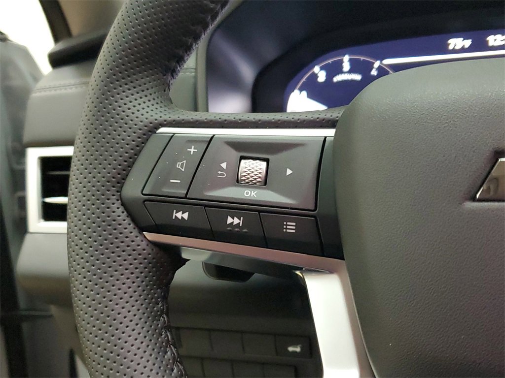 New 2025 Mitsubishi Outlander SE image 25