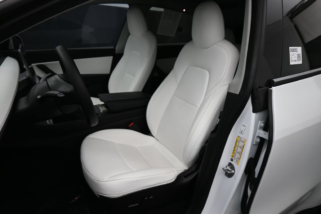 Used 2022 Tesla Model Y Performance AWD/4WD image 14
