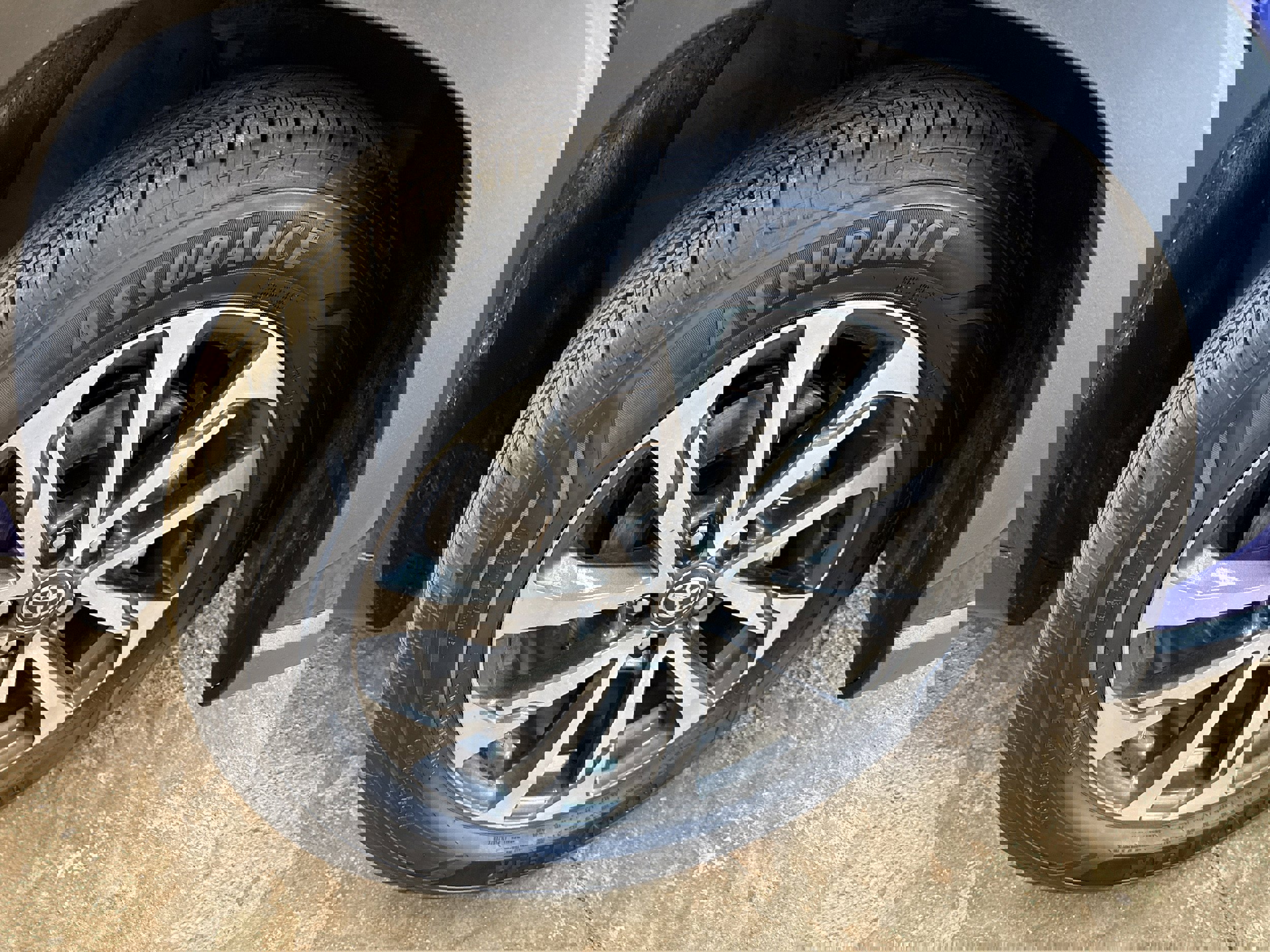 Used 2023 Toyota Corolla Cross XLE w/ Convenience Package image 13