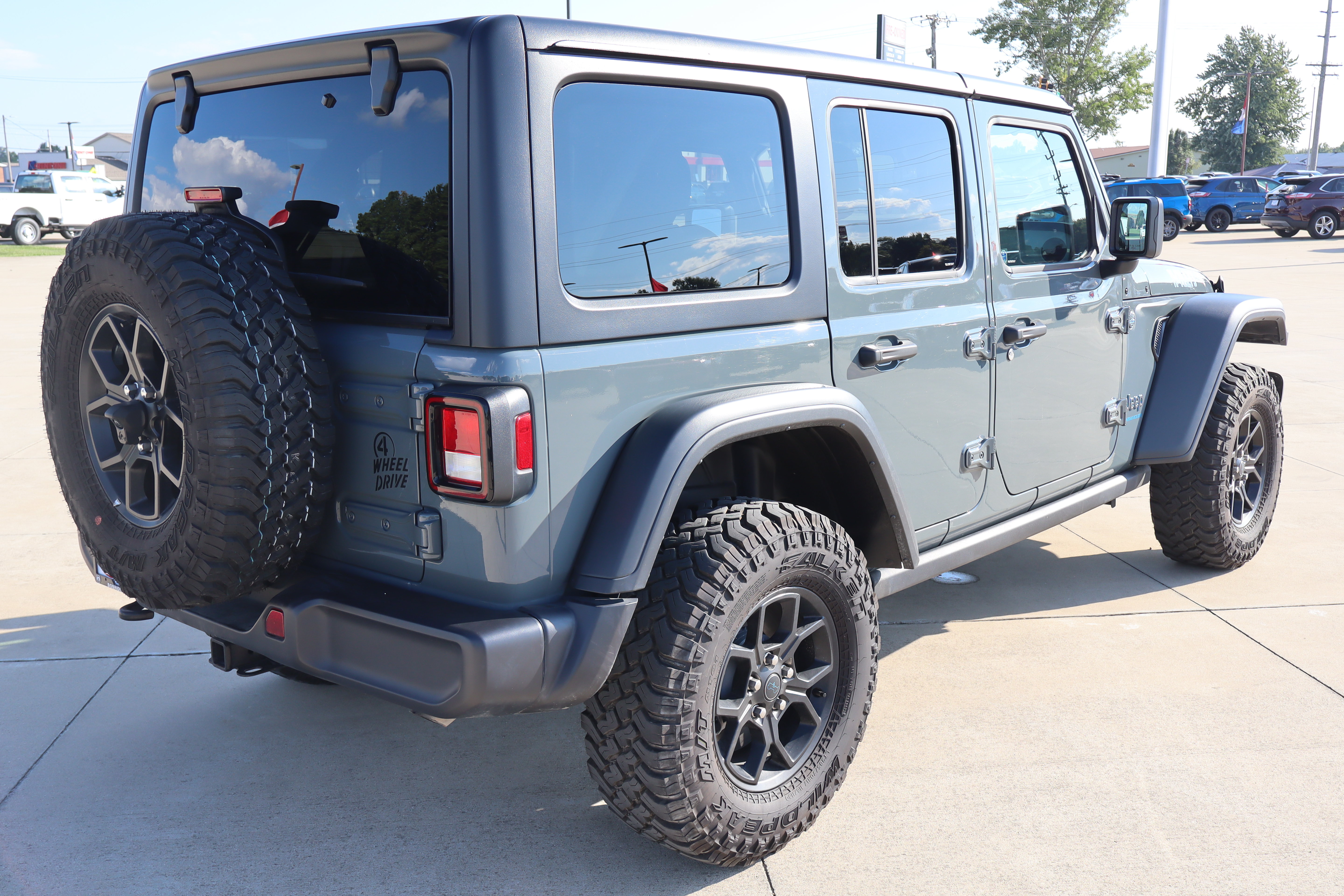Used 2025 Jeep Wrangler Unlimited Sport S 4xe AWD/4WD image 5