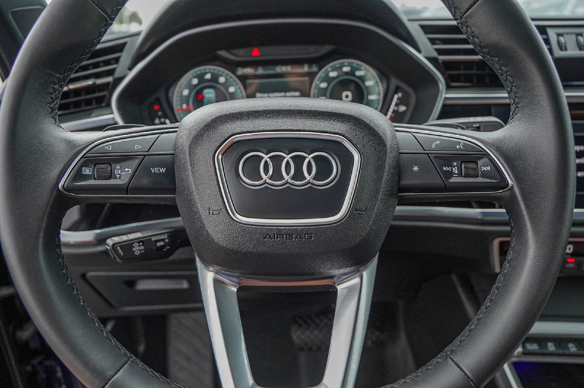 Certified 2025 Audi Q3 2.0T Premium Plus w/ Premium Plus Package AWD/4WD image 11