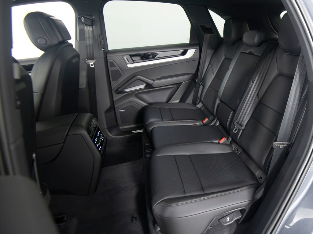 New 2026 Porsche Cayenne AWD/4WD image 40