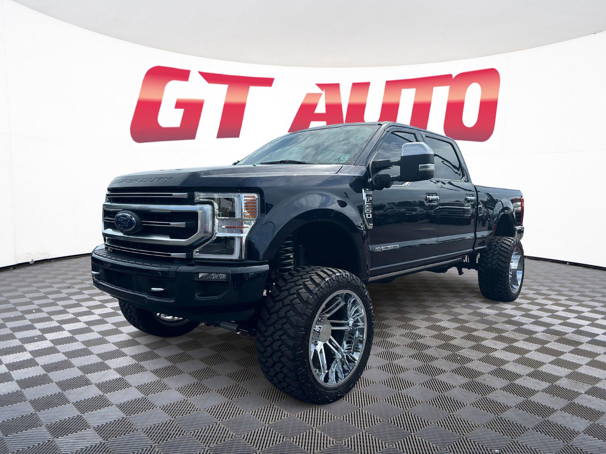 Used 2022 Ford F250 Platinum w/ FX4 Off-Road Package image 3