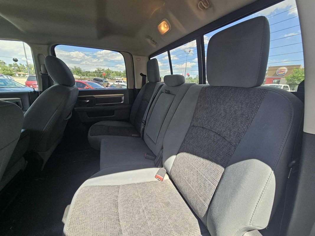 Used 2015 RAM 1500 Classic SLT w/ Luxury Group AWD/4WD image 12
