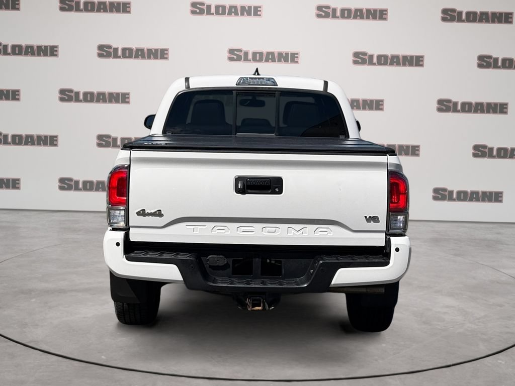 Used 2016 Toyota Tacoma Limited w/ Towing Package AWD/4WD image 4