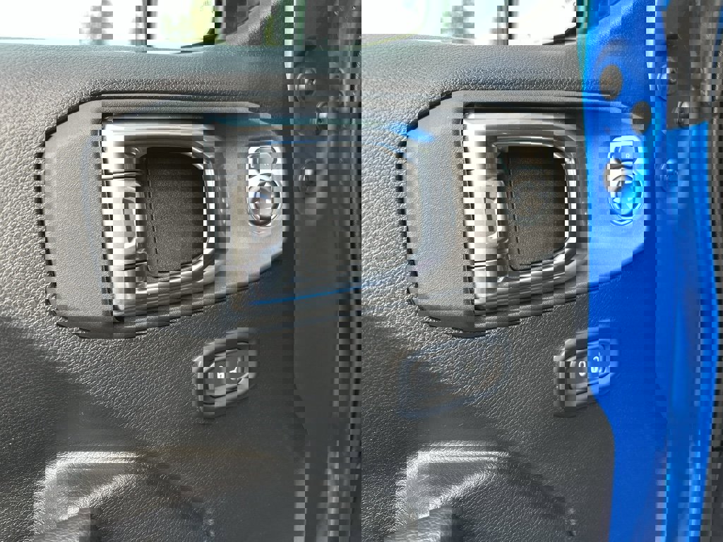 Used 2025 Jeep Wrangler Unlimited Rubicon image 19