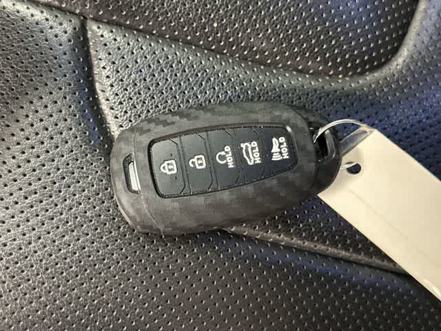 Used 2023 Hyundai Elantra Limited w/ Cargo Package FWD image 33
