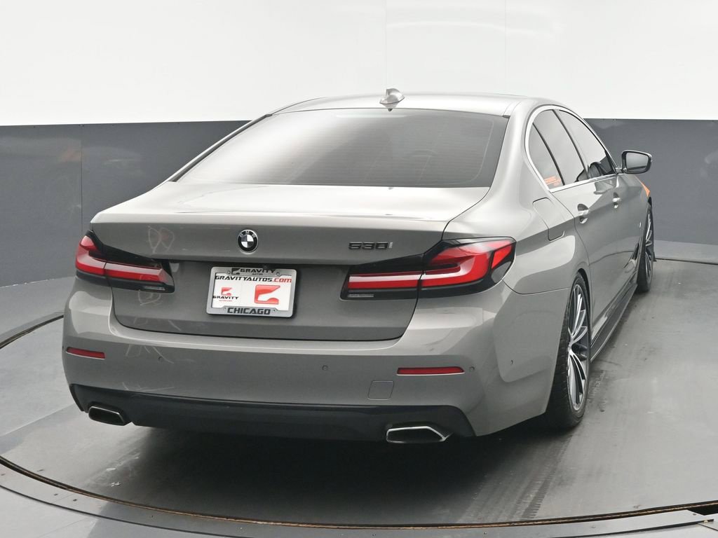 Used 2021 BMW 530i w/ Premium Package RWD image 4