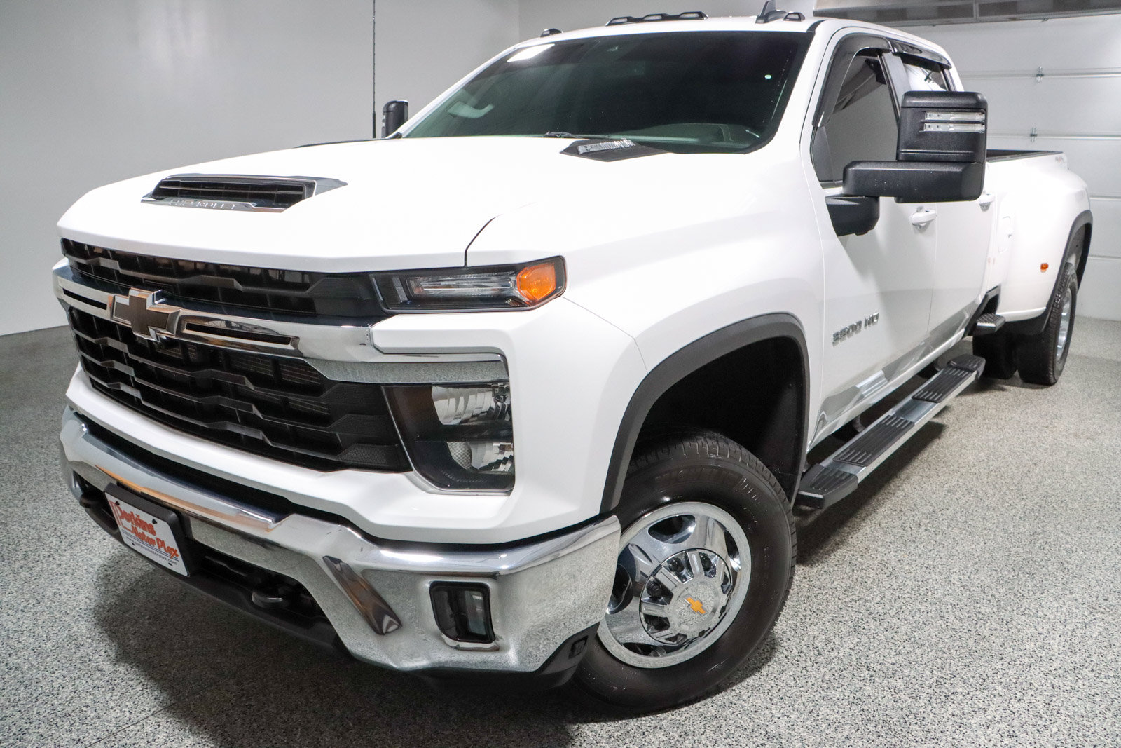 Used 2024 Chevrolet Silverado 3500 LT w/ Convenience Package AWD/4WD image 32