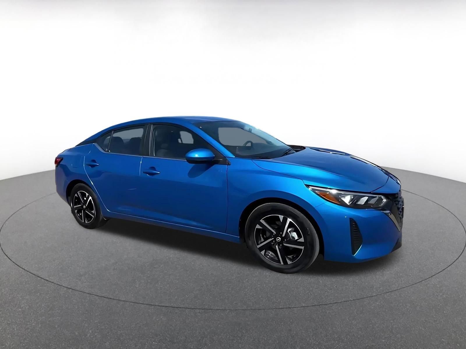 Used 2025 Nissan Sentra SV FWD image 2