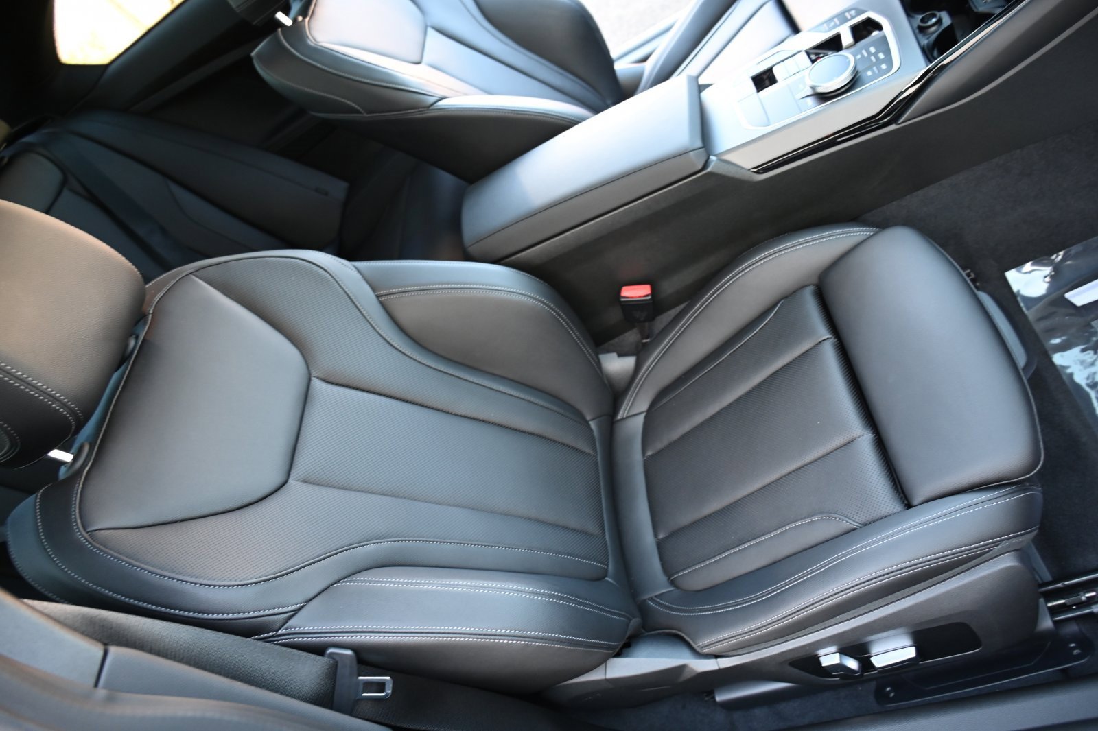 Certified 2023 BMW 230i Coupe w/ Premium Package image 17