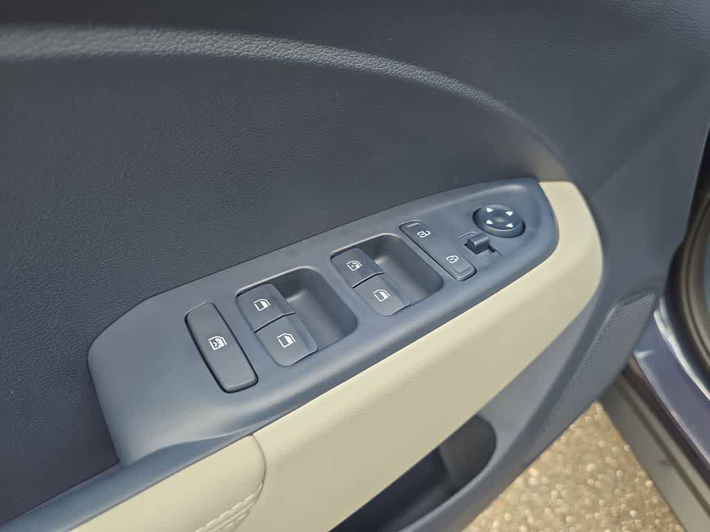 New 2026 Hyundai Venue SEL FWD image 17