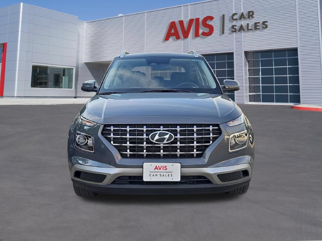 Used 2025 Hyundai Venue SEL FWD image 2