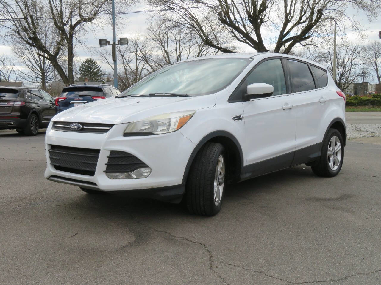 Used 2016 Ford Escape SE image 2