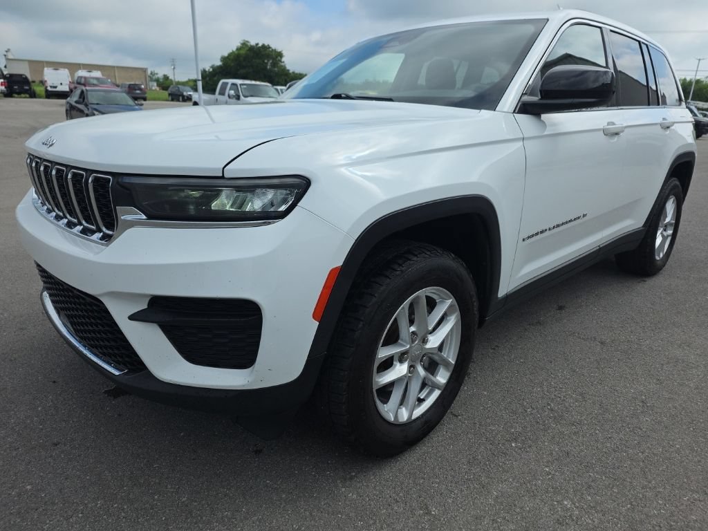 Used 2022 Jeep Grand Cherokee Laredo w/ Luxury Tech Group I