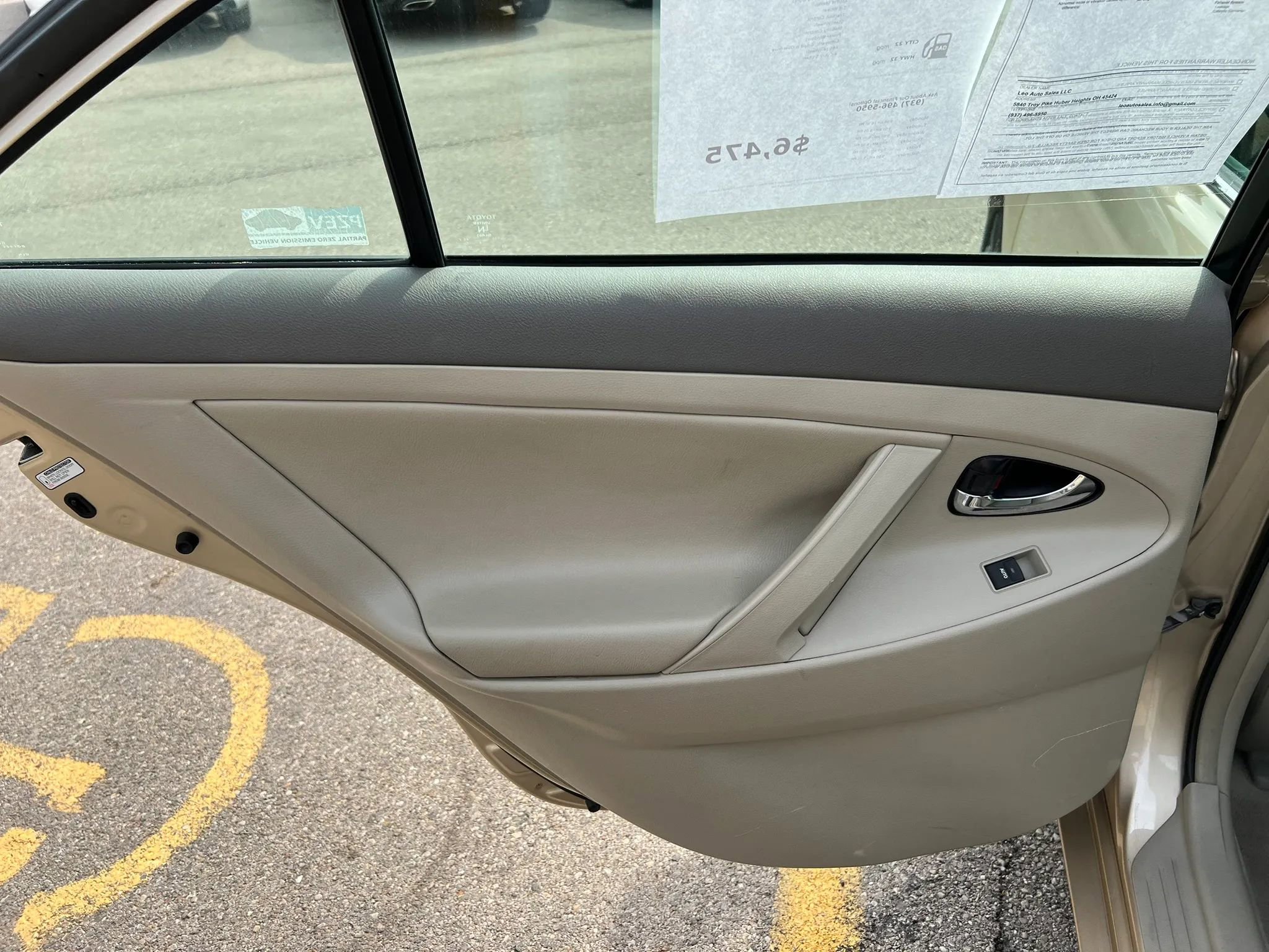 Used 2010 Toyota Camry FWD image 24