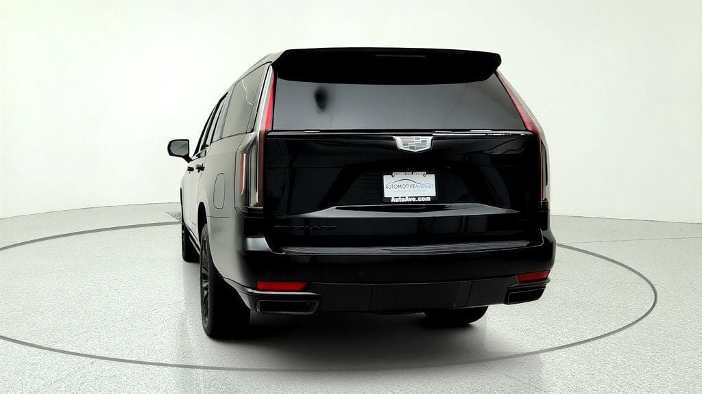 Used 2024 Cadillac Escalade Sport Platinum w/ LPO, ONYX Package AWD/4WD image 6