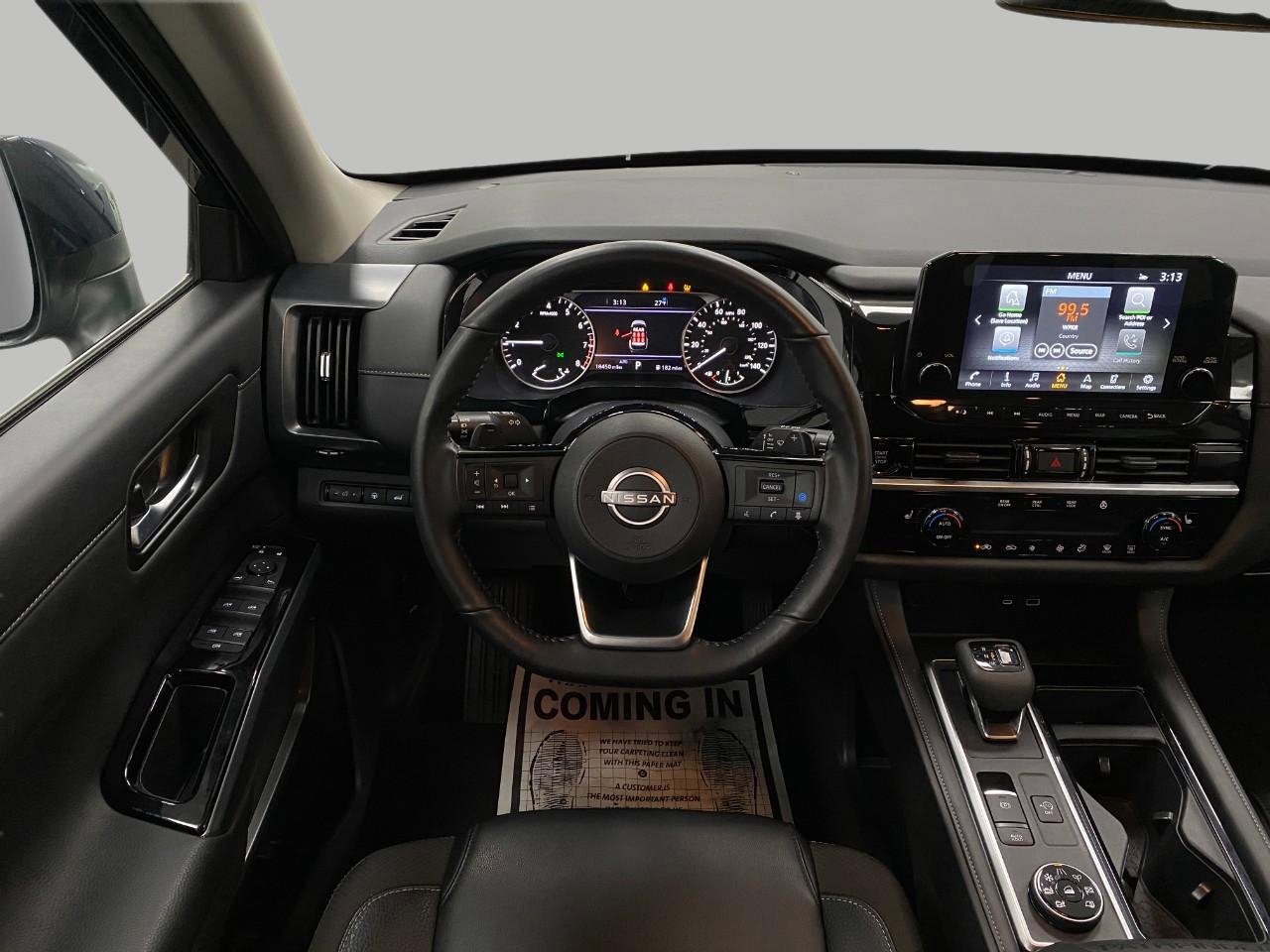 Used 2025 Nissan Pathfinder SL image 13