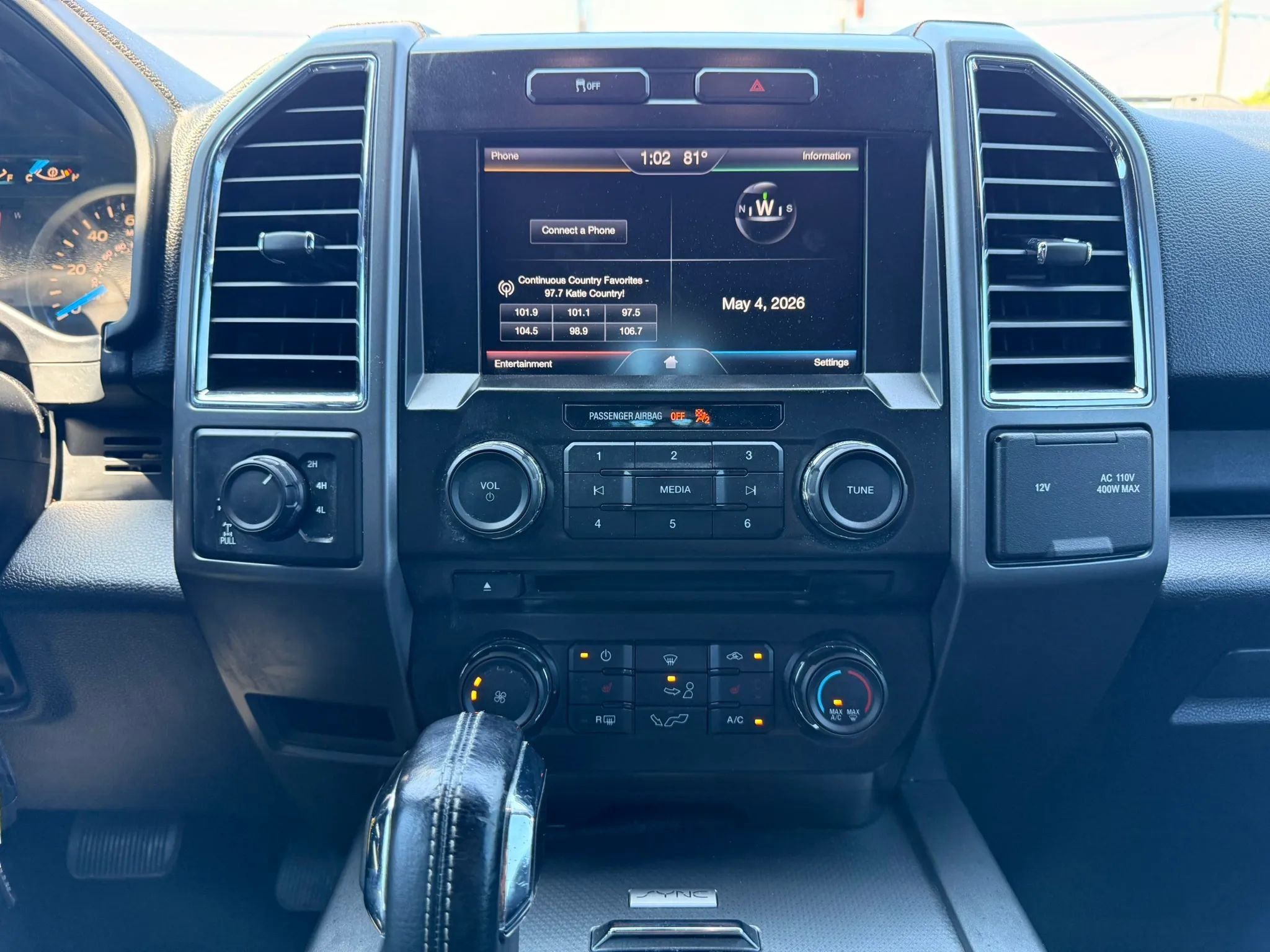 Used 2015 Ford F150 XLT w/ Equipment Group 302A Luxury AWD/4WD image 23