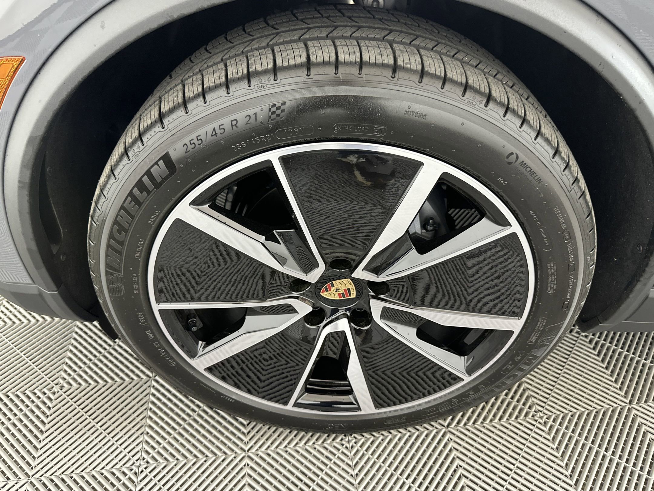 Used 2025 Porsche Macan 4 Electric image 14