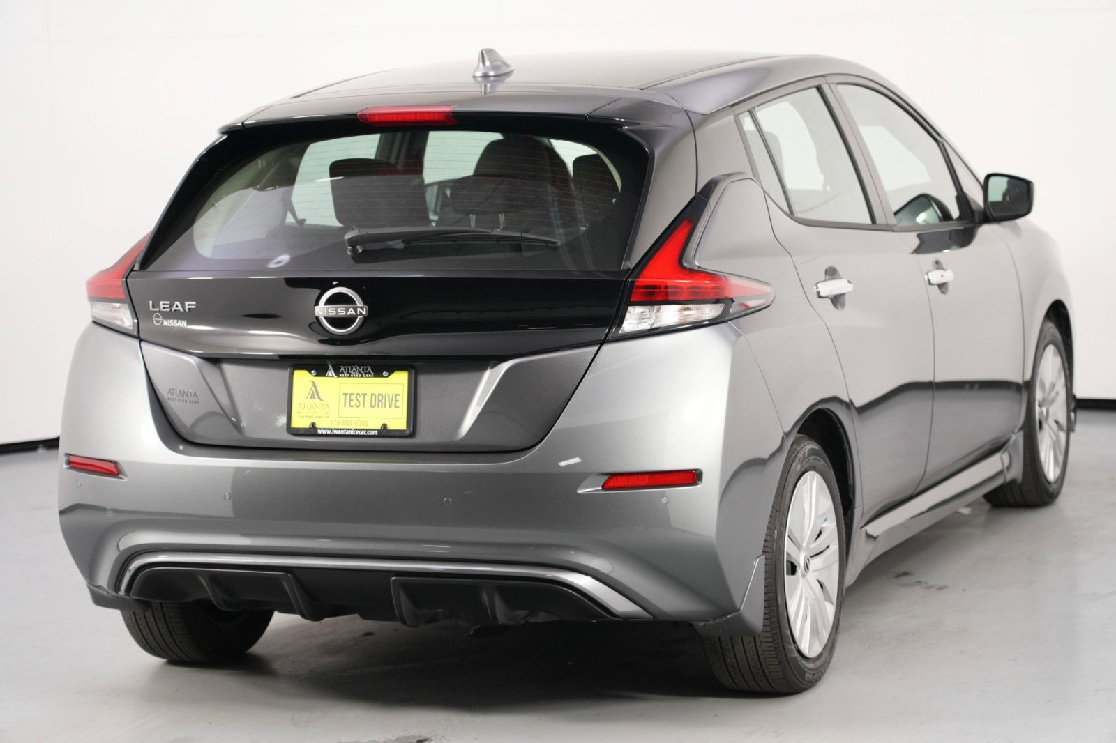 Used 2025 Nissan Leaf S image 44