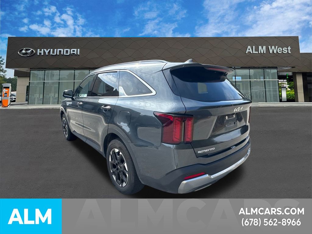 Used 2024 Kia Sorento S FWD image 8